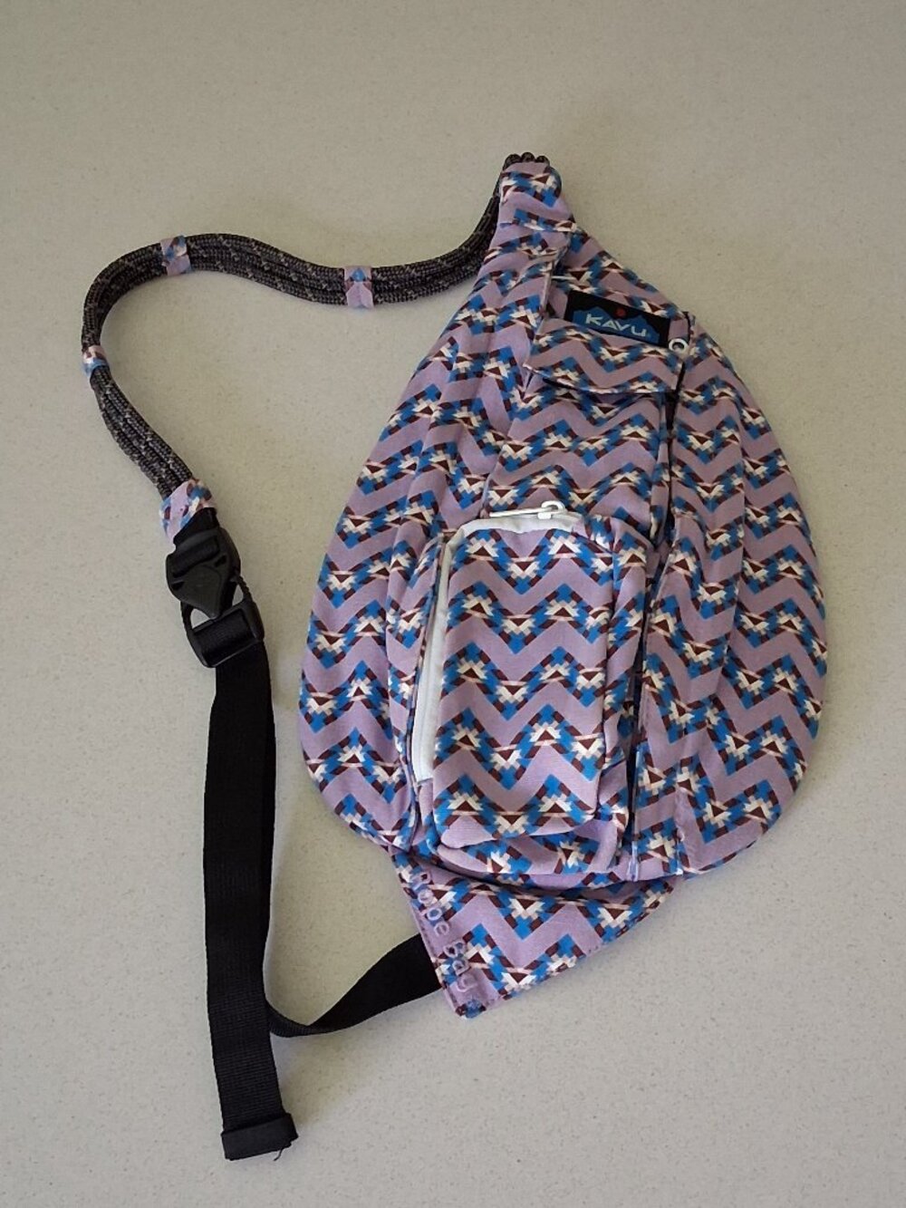 KAVU Jewel Chevron Purple & Blue Patterned Mini Rope Bag NWOT